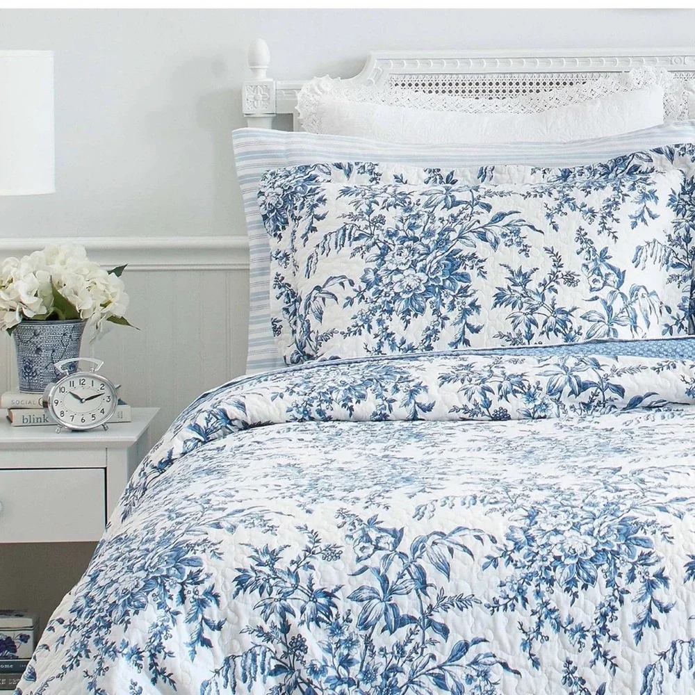 Gorgeous Laura Ashley Full/Queen Bedford Quilt & Sham Set Delft Blue